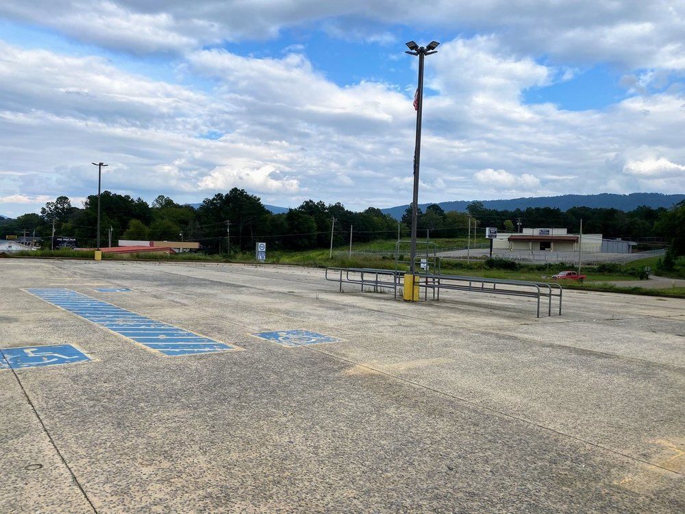 Former IGA Grocery Store : 6071 US --411 , Benton, TN 37307